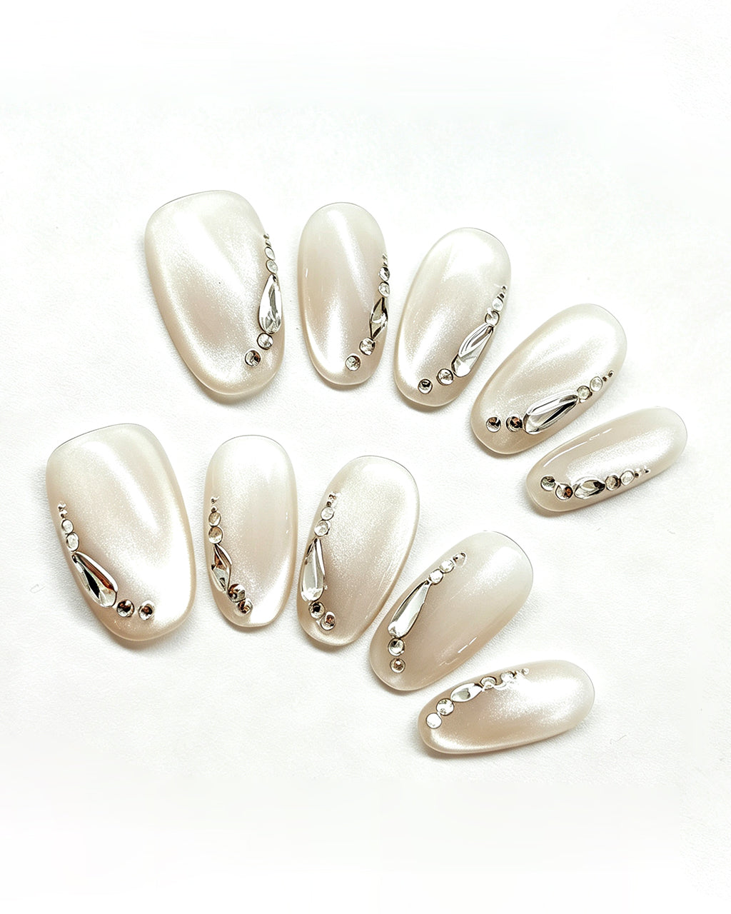 Silver Cat-Eye Crystal Chrome Nails — press-on nail set, full set view
