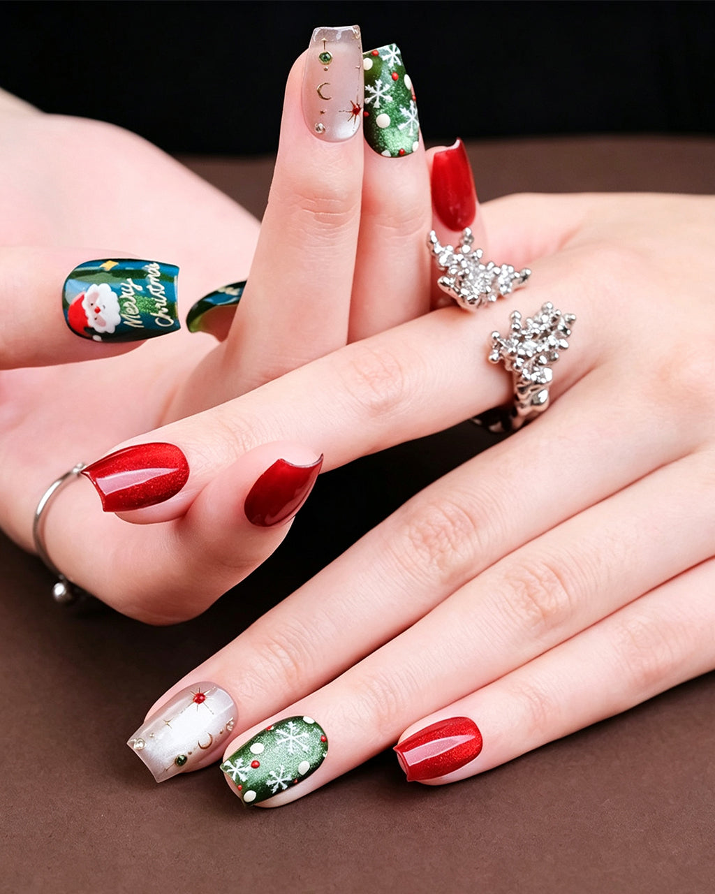 Christmas — sizing guide: how to measure your nails for a perfect press-on fit