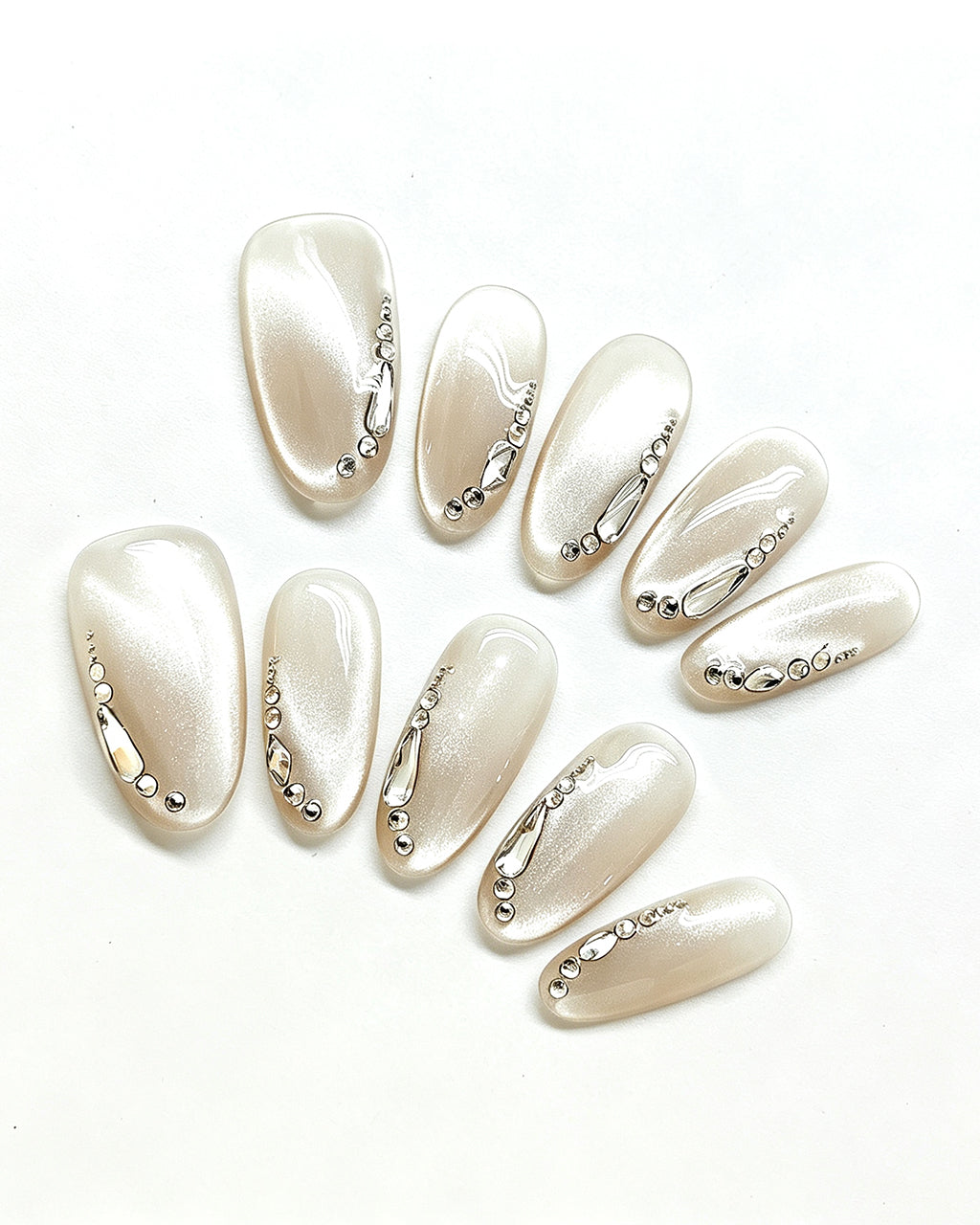 Silver Cat-Eye Crystal Chrome Nails — press-on nail set, full set view