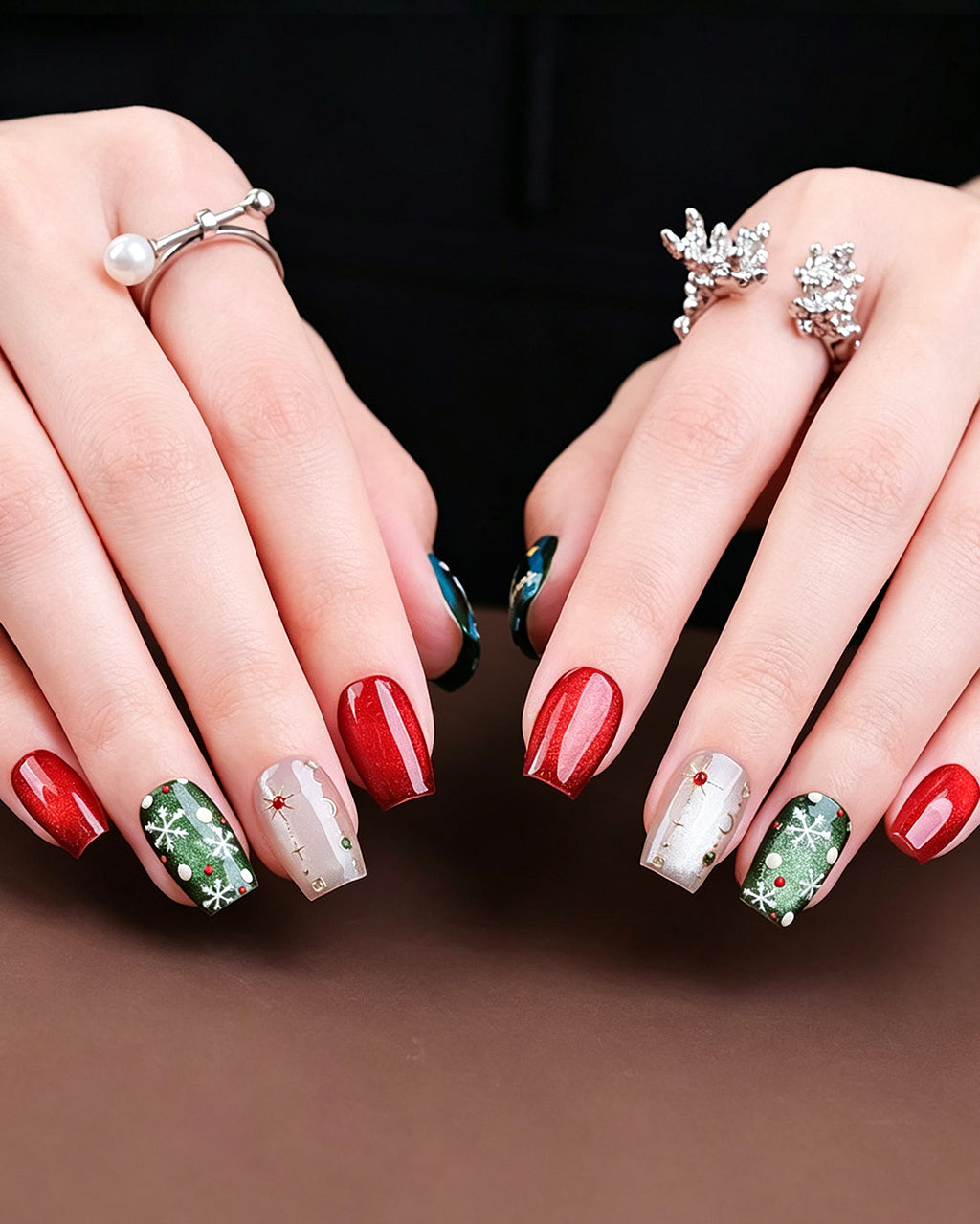 Christmas — sizing guide: how to measure your nails for a perfect press-on fit