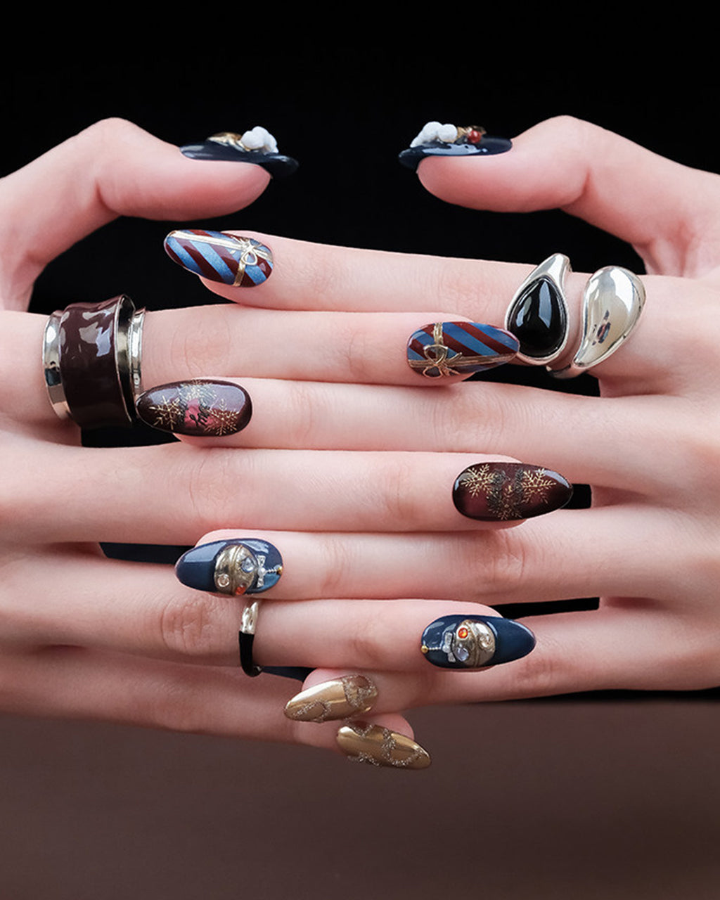 Christmas Fantasy — sizing guide: how to measure your nails for a perfect press-on fit